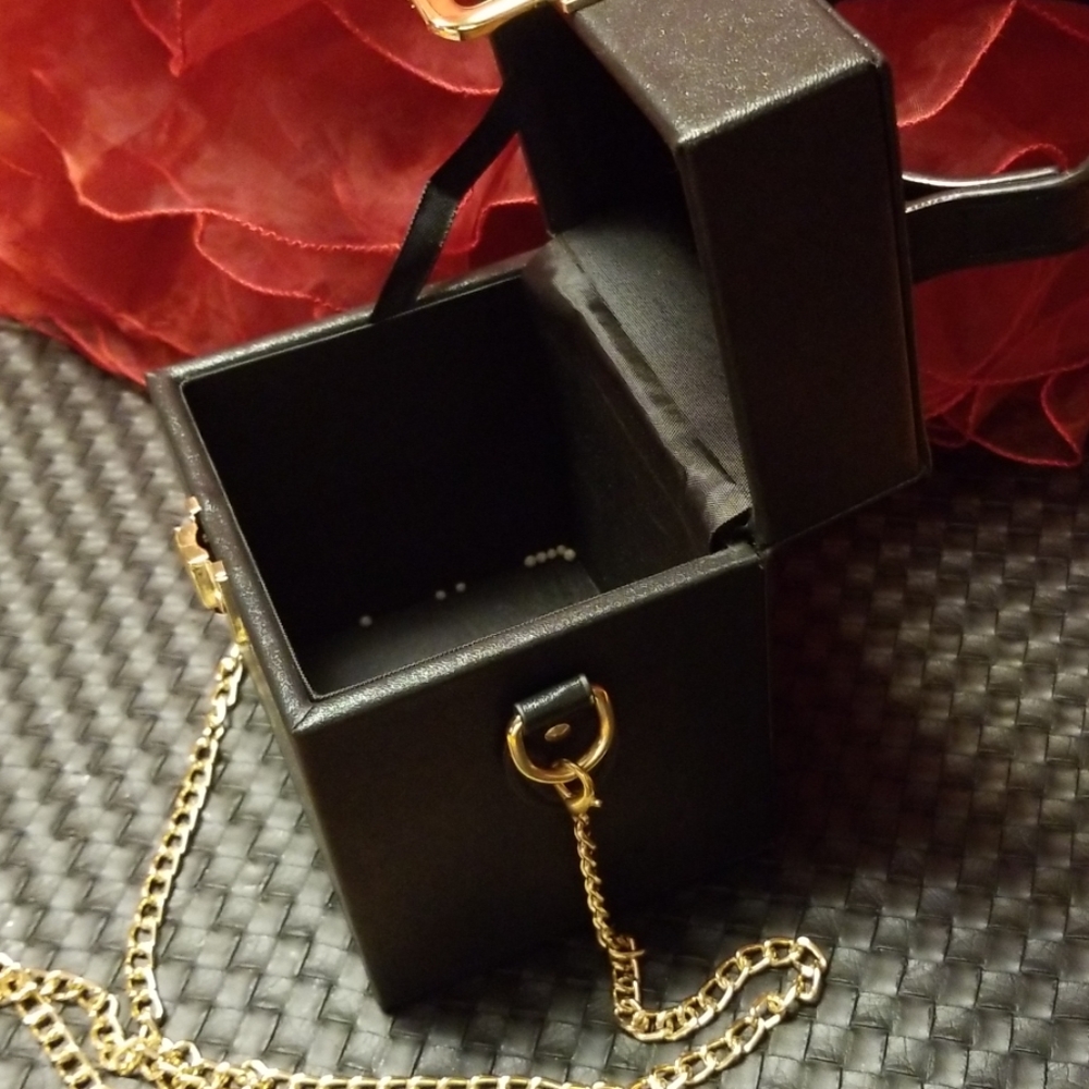 Boxed shoulder bag - Picture 5 of 6